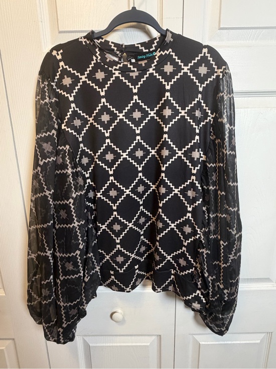 Sterling Kreek Tops - Sterling Kreek 2XL Black Geometric Print Blouse Sheer Balloon Sleeves